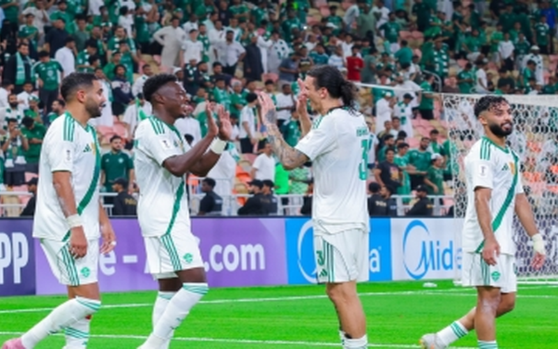 موقف اللاعبين.. غياب ثنائي الأهلي أمام الوحدة الإماراتي